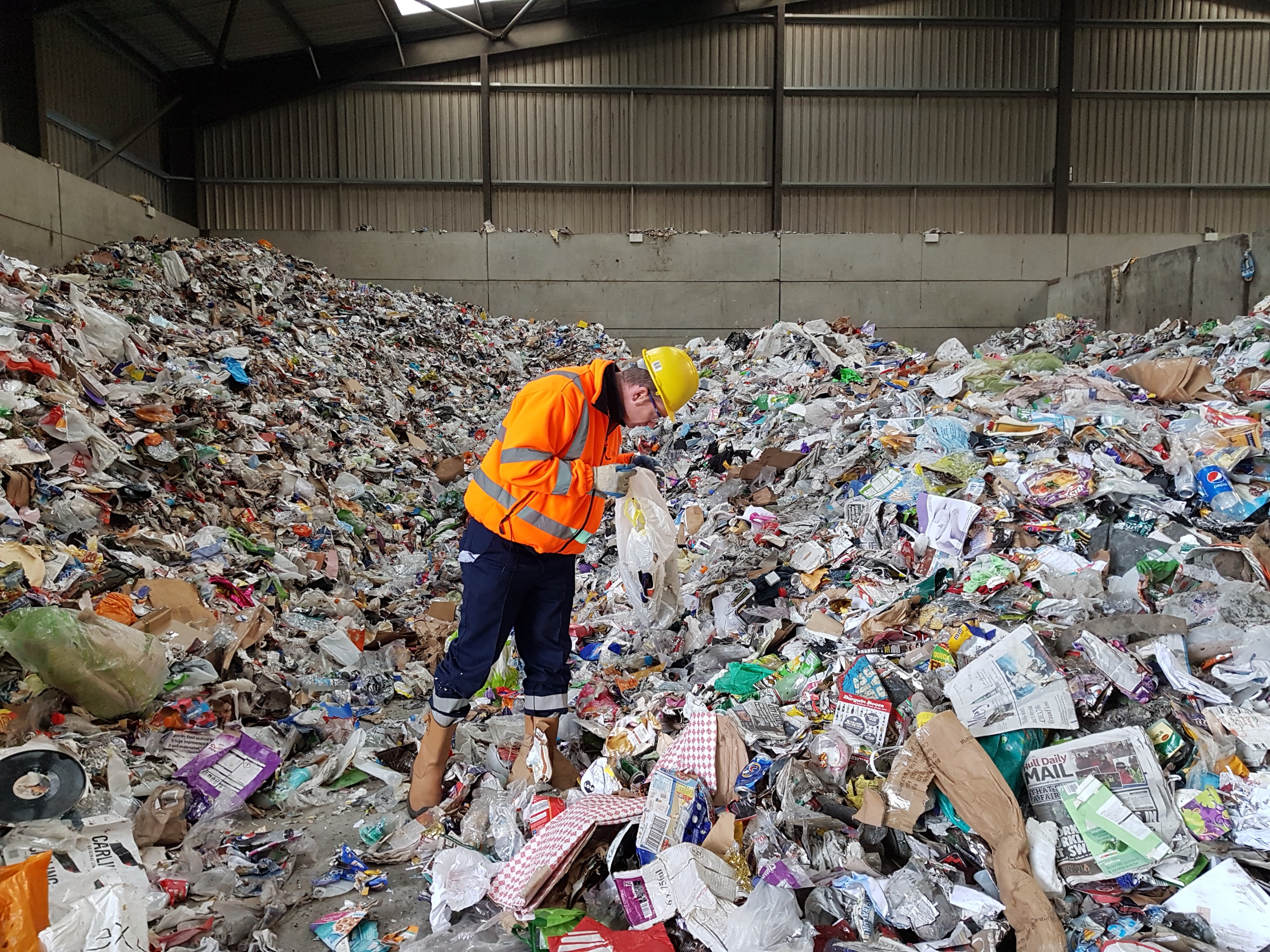 'Love Hull’ litter letters appear on Valentine’s Day Hull CC News