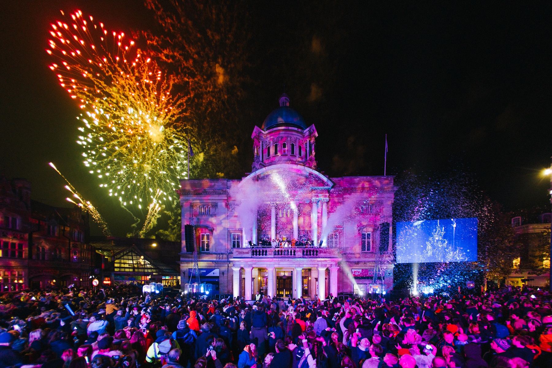 Festive season gets underway with lights switchon in Hull Hull CC News